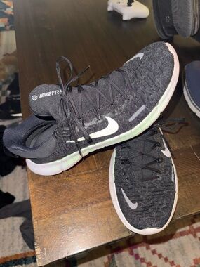 Men’s Nike Free 5.0 Running Shoes - Size 9